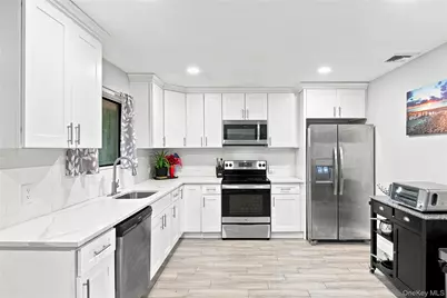 15 Seaside Avenue, Sound Beach, NY 11789 - Photo 6