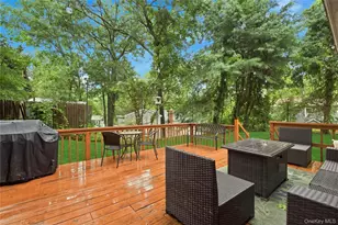 15 Seaside Ave, Sound Beach, NY 11789 - Photo 18