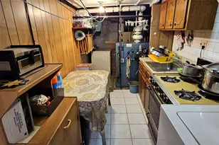 78-54 75th St, Glendale, NY 11385 - Photo 14