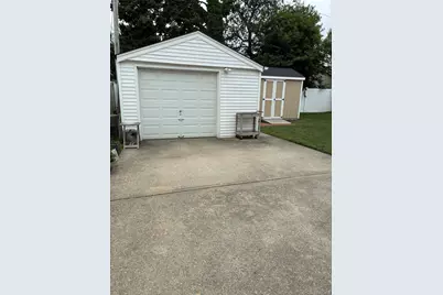 25 S Elm Street, Hicksville, NY 11801 - Photo 4