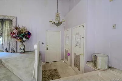 719 Hungry Harbor Road, Valley Stream, NY 11581 - Photo 2