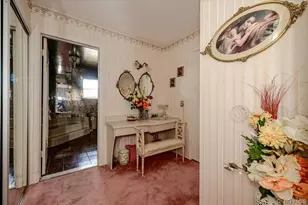 719 Hungry Harbor Rd, Valley Stream, NY 11581 - Photo 18