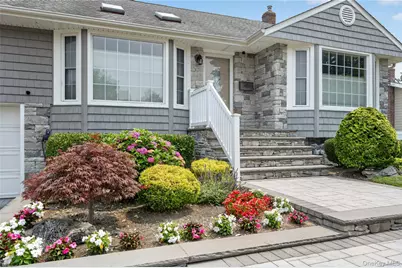 8 Yates Lane, Jericho, NY 11753 - Photo 4
