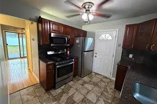 51 E Cedar St, Central Islip, NY 11722 - Photo 8