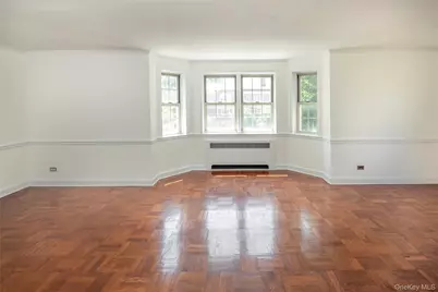 2 Chateaux Circle #2E, Scarsdale, NY 10583 - Photo 6