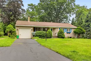4 Jill Dr, West Nyack, NY 10994 - Photo 2
