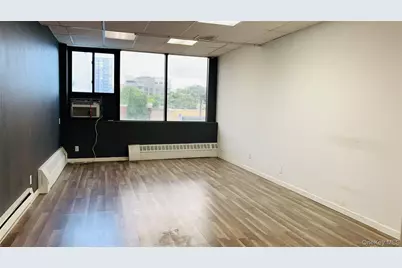 13687 Roosevelt Avenue #305, Flushing, NY 11354 - Photo 6