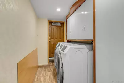 147-71 Hoover Avenue, Briarwood, NY 11435 - Photo 16