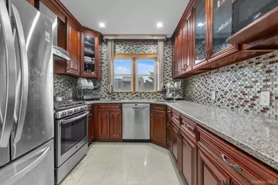 147-71 Hoover Avenue, Briarwood, NY 11435 - Photo 6