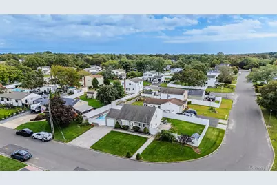 78 Circle Drive N, Patchogue, NY 11772 - Photo 18