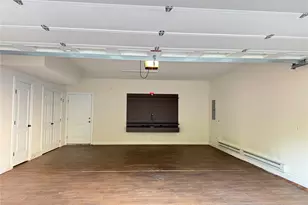 318 Cross St, Westbury, NY 11590 - Photo 16