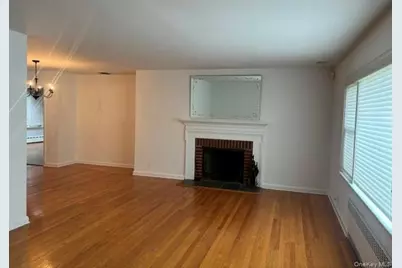126 Hillside Avenue, Manhasset, NY 11030 - Photo 6