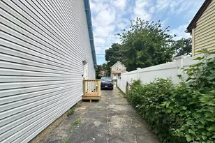 90 E 3rd St, Huntington Station, NY 11746 - Photo 14