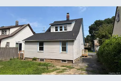 90 E 3rd Street, Huntington Station, NY 11746 - Photo 16