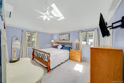 1011 Old Town Road, Coram, NY 11727 - Photo 16
