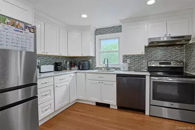 3320 Chelsey Street, Mohegan Lake, NY 10547 - Photo 4