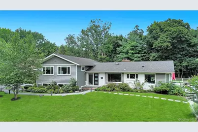 125 Hicks Lane, Great Neck, NY 11024 - Photo 44