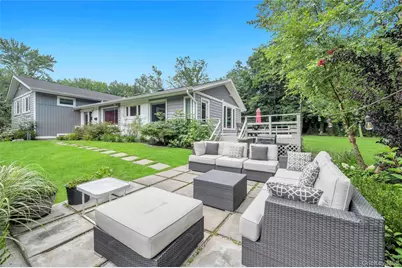 125 Hicks Lane, Great Neck, NY 11024 - Photo 34
