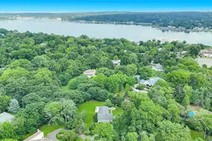 125 Hicks Ln, Great Neck, NY 11024 - Photo 36