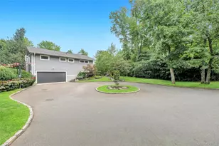 125 Hicks Ln, Great Neck, NY 11024 - Photo 28