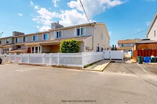 36 Leo St, New York, NY 10314 - Photo 2