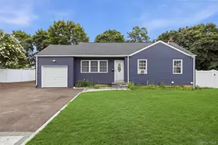 308 Hancock St, Brentwood, NY 11717 - Photo 2
