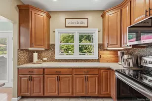 47 Scenic Dr, Poughkeepsie, NY 12603 - Photo 10