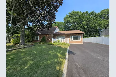60 Meyer Lane, Medford, NY 11763 - Photo 2
