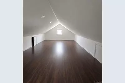 25511 Iowa Road, Great Neck, NY 11020 - Photo 16