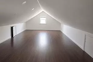 25511 Iowa Rd, Great Neck, NY 11020 - Photo 16