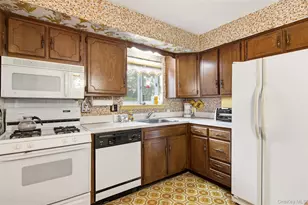 4 Smithtown Crescent, Smithtown, NY 11787 - Photo 14