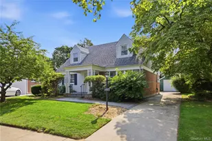 102 Stephan Marc Ln, New Hyde Park, NY 11040 - Photo 1