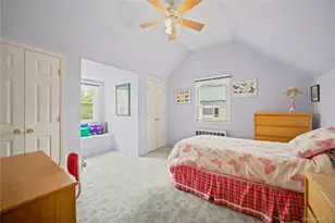 102 Stephan Marc Ln, New Hyde Park, NY 11040 - Photo 14