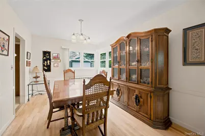 102 Stephan Marc Lane, New Hyde Park, NY 11040 - Photo 6