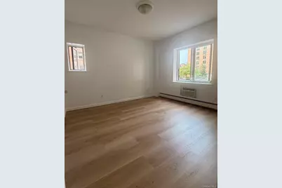 4231 Colden Street #R1H, Flushing, NY 11355 - Photo 4