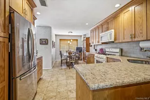 15 Franklin Pl, Oceanside, NY 11572 - Photo 8