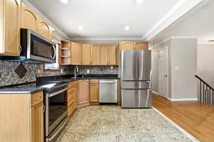 235 Eastwood Ave, Deer Park, NY 11729 - Photo 10