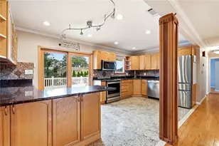 235 Eastwood Ave, Deer Park, NY 11729 - Photo 12