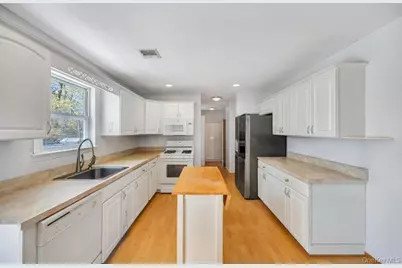 32 Prince Road, Rocky Point, NY 11778 - Photo 10
