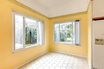 11 Rose Court, East Islip, NY 11730 - Photo 6