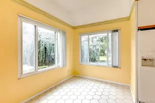 11 Rose Ct, East Islip, NY 11730 - Photo 6