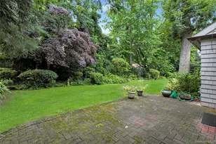 11 Rose Ct, East Islip, NY 11730 - Photo 22