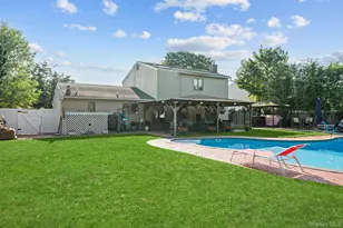 7 Sprat St, Medford, NY 11763 - Photo 14