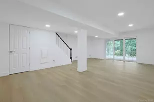 100 Brook Hills Cir, White Plains, NY 10605 - Photo 20