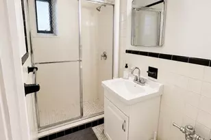 420 West 206th St, New York (Manhattan), NY 10034 - Photo 8