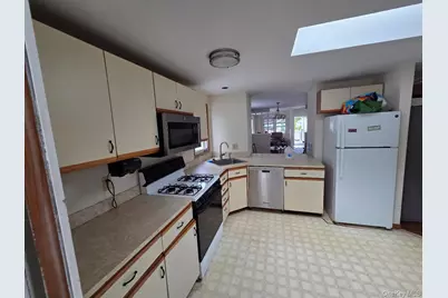 69 Dogwood Lane, Manorville, NY 11949 - Photo 12