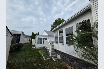 69 Dogwood Lane, Manorville, NY 11949 - Photo 6