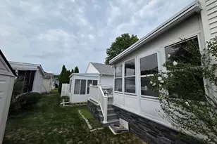 69 Dogwood Ln, Manorville, NY 11949 - Photo 6