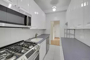 640 Pelham Rd, New Rochelle, NY 10805 - Photo 16