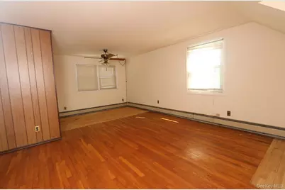 43 Ivanhoe Place, Valley Stream, NY 11580 - Photo 8